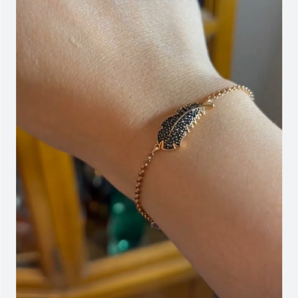 Swarovski Black Feather Pink-Gold Bracelet - Picture 3 of 7